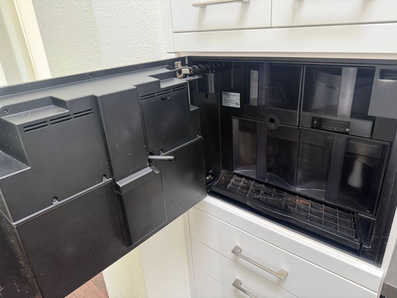 Job photo from Miele CVA6805 Built-In Coffee Machine Deep Clean in Alamo